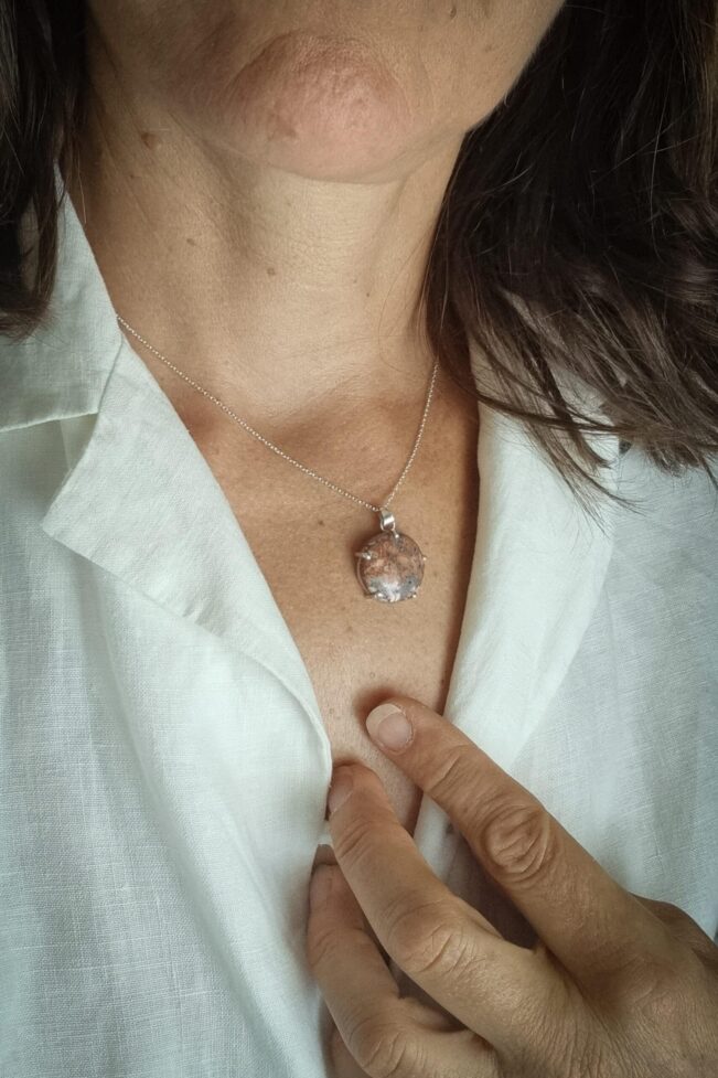 collier en argent avec jaspe léopard serti 5 griffes
