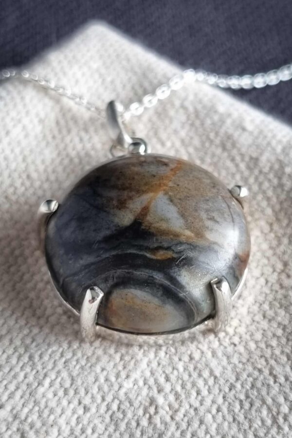 collier en argent avec jaspe paysage serti 5 griffes