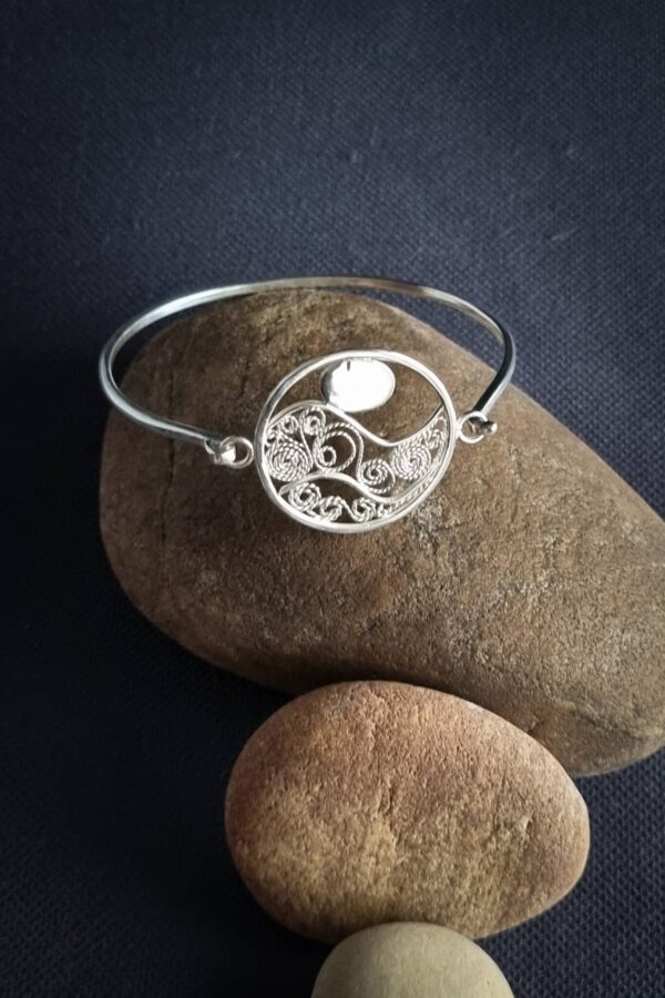 Bracelet en argent avec médaillon filigrané