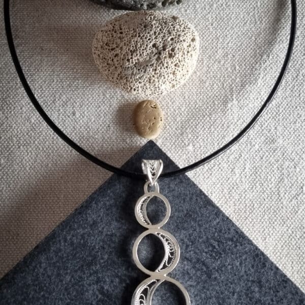 pendentif en argent filigrané