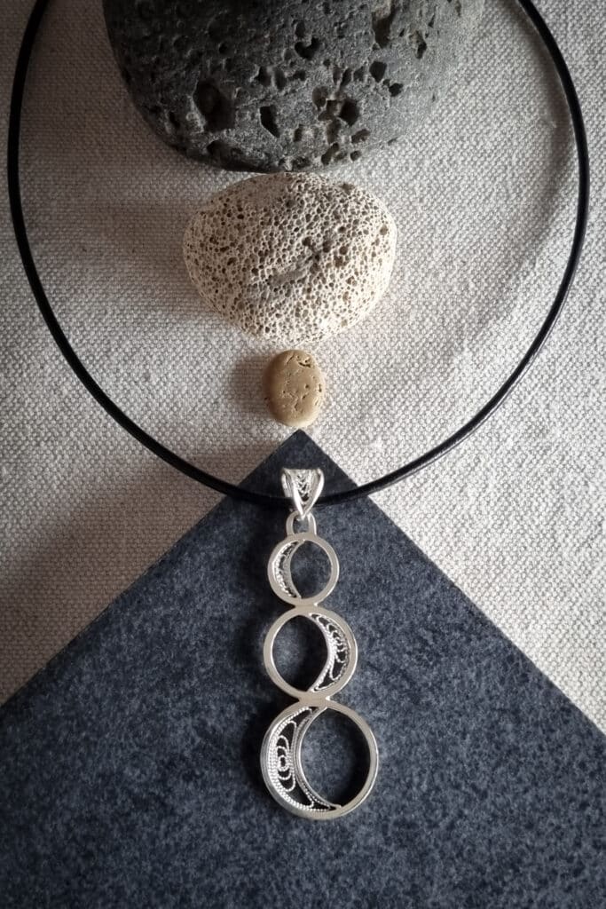 pendentif en argent filigrané