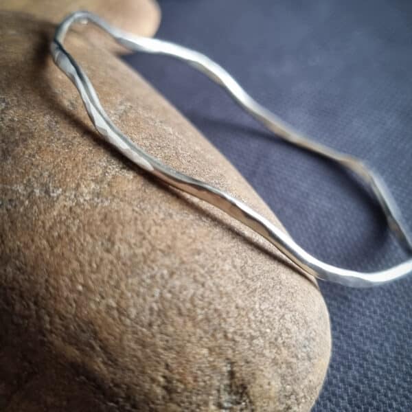 bracelet en argent ondulé martelé