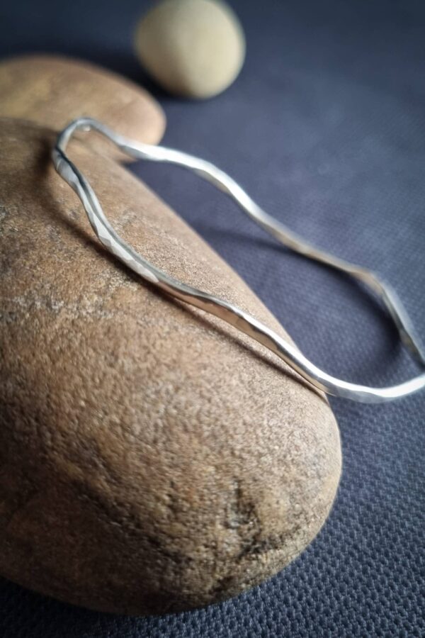 bracelet en argent ondulé martelé