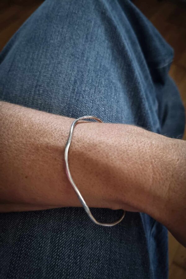 bracelet en argent ondulé martelé