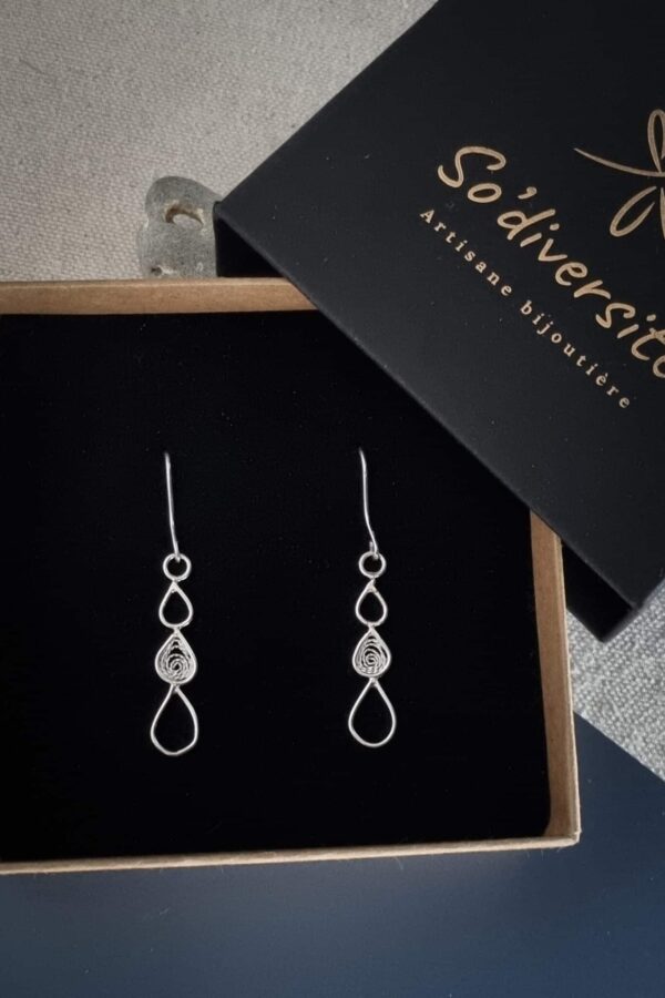 boucles d'oreilles en argent en forme de gouttes avec filigrane