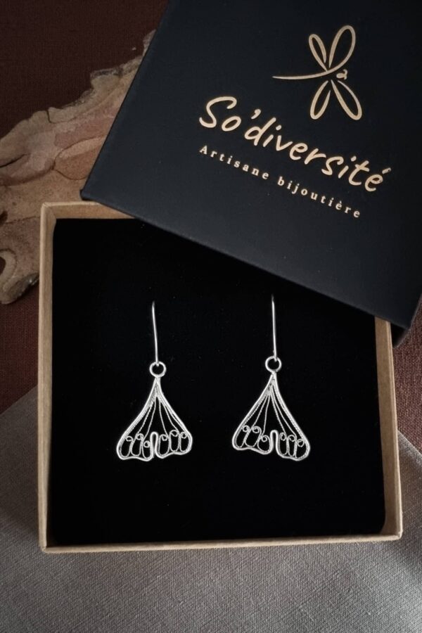 boucles d'oreilles en argent en filigrane inspirées de feuilles de ginkgo